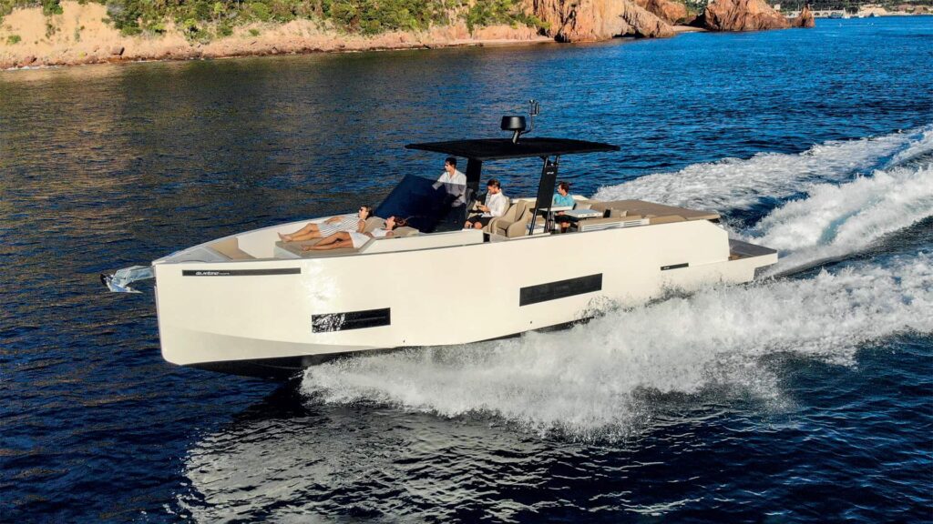 DE ANTONIO 42 - Motor yacht - drone view